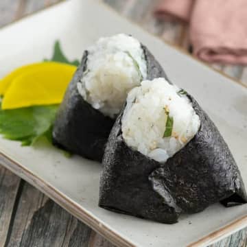【おにぎりにはアレを入れるべし】「一瞬で料亭の味！」「毎日コレでいいわ」もう普通には戻れない！簡単アレンジレシピ