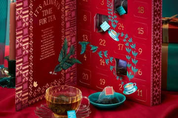 英国フォートナム・アンド・メイソン、紅茶のクリスマスアドベントカレンダー＆オルゴール付きビスケット缶