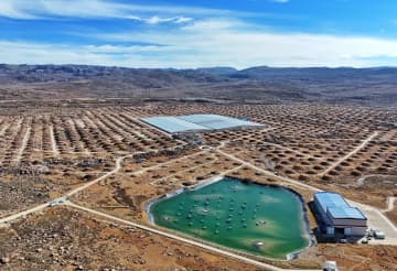 「宇宙からの手紙」を解読する高標高宇宙線観測所　中国四川省