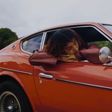 Raine、ニューEP『Backseat』配信リリース　心の葛藤と癒しを描いた最もパーソナルな作品に