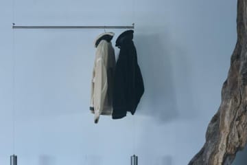 ミーンズワイルが渋谷に新旗艦店「ミーンワイル」をオープン、限定Tシャツも