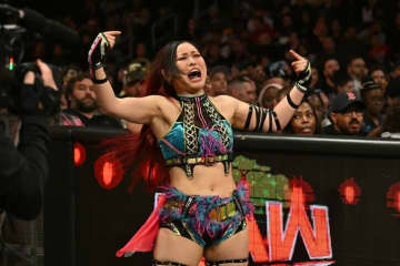 世界的人気を誇る日本人レスラーと“平成の歌姫”のプライベート2ショットが大反響！ 「そのままご飯に」特徴的な私服も話題に