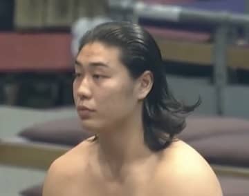 「一体何頭身？」身長186センチの“抜群スタイル”ロン毛力士に熱視線「理想体型すぎて泣きたい」