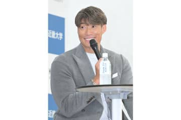 引退から3年…脱いだ阪神OBの美ボディに仰天「現役ちゃう？」　44歳の上半身に視線集中