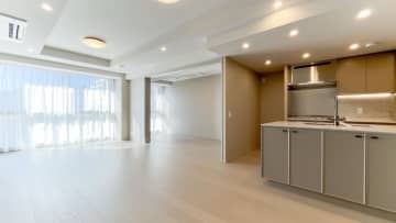 ザ・パークハウスグラン三番町 7階｜「半蔵門」駅徒歩5分。伝統と洗練が息づく番町。皇居の杜に寄り添う、静謐と品格の邸宅。収納豊富・陽当たり良好な南向き住戸