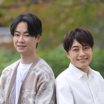 歌謡デュオはやぶさが来年のデビュー15周年へ意気込み 「新曲でスナックのレトロな雰囲気を伝えつつ楽しみたい」