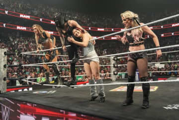 やんのか？ 美女レスラー同士が一触即発→まさかの展開に…カメラが捉えた実力派女子の“本能”と“友好”の姿