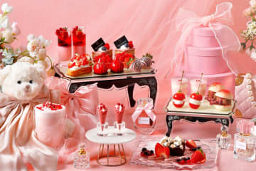 ザ ストリングス 表参道“ピンクリボン”苺アフタヌーンティー、ベリー尽くしタルトやルビーチョコムース