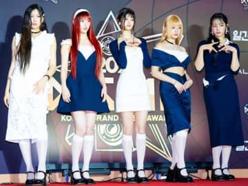 “分裂”ではなく“完全体”での再始動となるか？NewJeans、メンバー3人とADORの面談に注目集まる