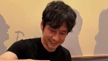 西島秀俊 シロップかける「筋肉がすごい」 ロサンゼルスでかき氷！鍛え上げられた腕と幸せあふれる笑顔に「2枚目の破壊力…」「ギャップがあって可愛い」