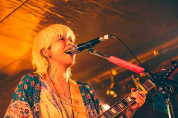 松崎ナオ、サンミュージック出版へ移籍　代表曲にNHK『ドキュメント72時間』のテーマソング『川べりの家』