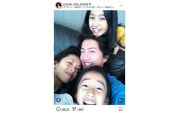 Cocomi & Kōki,、父・木村拓哉の誕生日を家族写真で祝福　「53歳もイケイケでカッケェまま行ったれ」