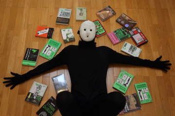 雨穴『変な絵』がイギリス最大級書店Waterstones 2025年【Book of the Year】最終候補にノミネート　世界36か国で注目を集める