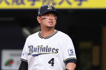 30歳FA戦士の“表情”は「また反則」　グラウンドとは一変…ファン悶絶「ジワる」
