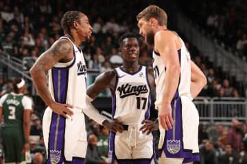 「55歳の私でももう少しマシなプレーができる」屈辱的大敗を喫したキングス指揮官が怒り爆発「本当に恥ずかしい」先発変更も示唆＜DUNKSHOOT＞