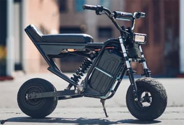 ボタンを押すだけでウィリー走行！ バランスを自動調整するeバイク「Wheelie Fun Bike」