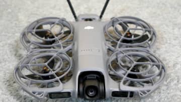 DJI Neo 2 手のひらサイズのセルフィードローンが劇的進化！高画質化＆全方位障害物検知で無敵の超小型高性能ドローンに！[Reviews]Vol.96