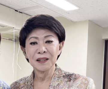 歌手・美川憲一、パーキンソン病を公表。「負けないで下さい」「しぶとく健康に！」とファンから応援の声続出！