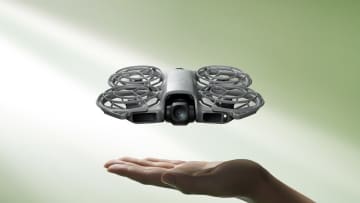 DJI、最軽量ドローン「Neo 2」発表。全方向障害物検知を搭載、手のひら離着陸とジェスチャー操作で安全簡単な空撮体験