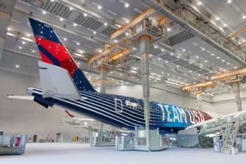 “羽田の新常連”登場！？ デルタ、2026年ミラノ五輪の特別塗装機「TEAM USA」を公開