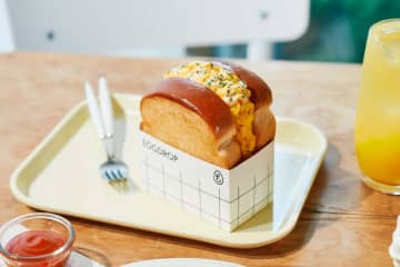 韓国発卵サンド「エッグドロップ」青山に日本初上陸、ふんわりスクランブルエッグ×ブリオッシュのサンド