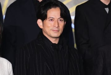 岡田准一、殺陣で怪我した直後にロケハン　鉄人ぶり明かされ照れ笑い