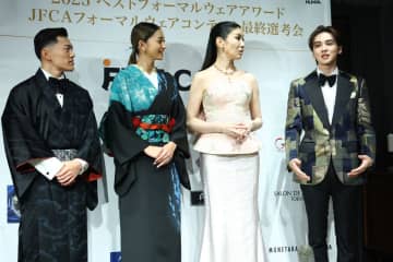 ＲＡＭＰＡＧＥ吉野北人が西陣織の初タキシード　隣のアンミカ「お母さんと同じ年なんですよ」