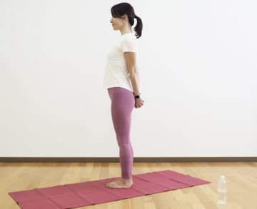 【簡単1分】老け見え・体のダルさリセット！「巻き肩」改善ストレッチ