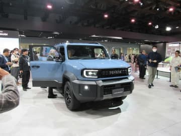 発売間近！大注目のトヨタのランドクルーザーFJを実際に展示会で見てみた！