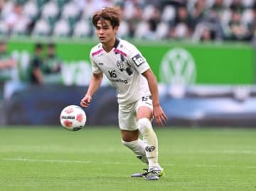 「真剣に検討」「リストの上位」昨季に“ドイツ３位”の強豪が24歳日本人獲得に関心と独大手紙が報道！「残留はない」とも