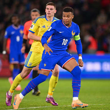 「シュート数25対０」のフランスが８大会連続17回目のW杯出場。”８バック”のウクライナに苦戦もエムバペのパネンカで重苦しい雰囲気を払拭【欧州予選】