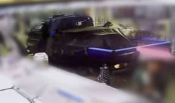 「血まみれになって、ふらついて」トラックが市場内の歩道を約150m暴走　利用客など複数人をはね20人死傷　韓国