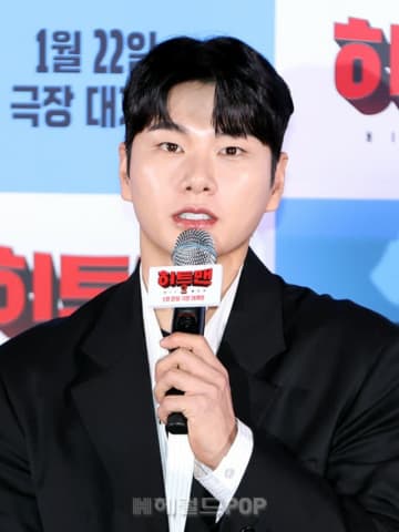 AIではなかった？…俳優イ・イギョンのプライベート暴露者、突然立場をひるがえし再び炎上中