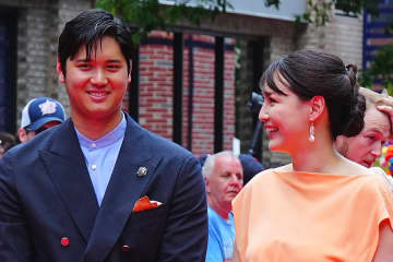 大谷翔平、満票でMVP受賞…真美子夫人＆デコピンと喜び　3年連続4度目の栄誉