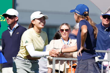 拳銃携帯SPがゾロゾロと… 渋野日向子は米大統領の孫娘と同組で“惜しい”スタート