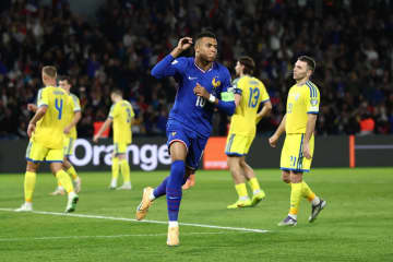 エムバペの２ゴールでＷ杯出場決定　通算４００点達成に「あと４００点」と宣言