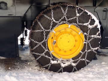 タイヤチェーンを装着した車は、時速何キロまで出していいの？