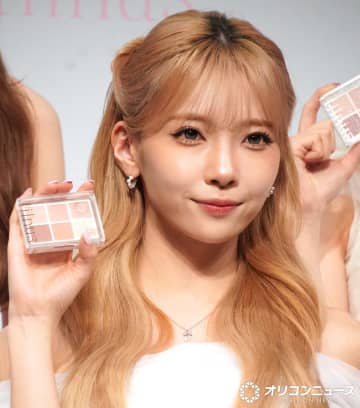 NiziU・MAYUKA、誕生日祝福に笑顔「キラキラ輝くすてきな1年に」　目標は免許取得