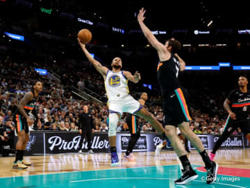 カリー、今季2度目の40得点超え…指揮官絶賛「僕たちにとってのティム・ダンカン」