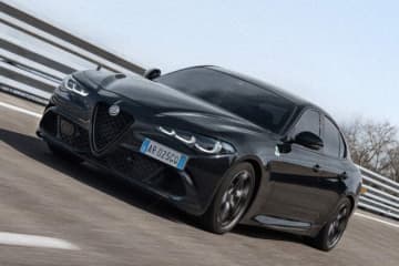 アルファロメオ、アクラポビッチ製エキゾーストを装備した『ジュリア』限定車を発売