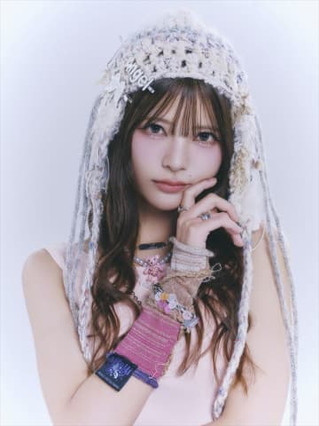 華乃、デビュー曲「お気の毒様ね。」MVプレミア公開　“恋の後遺症”を象徴する映像に