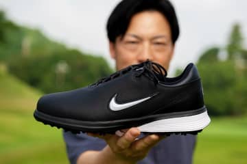 足裏がキラリ☆マキロイのスイングを支える“星のたわみ”とは ナイキ「ヴィクトリーツアー 4」試し履きレポート