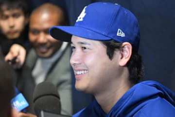 大谷翔平は妻の代わりに愛犬、ジャッジは愛犬の代わりに妻にキス　発表直後の両ＭＶＰの反応が話題に