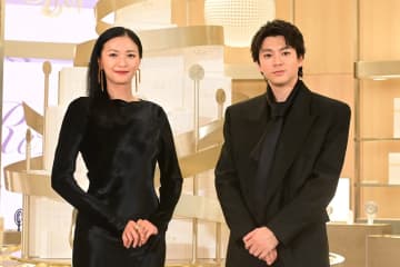 榮倉奈々＆山田裕貴が銀座に降臨「人生初のテープカット」に山田感激