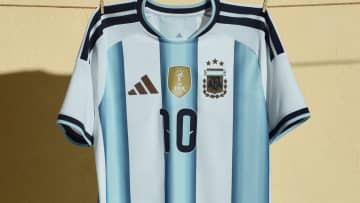 アルゼンチン代表、2026W杯ユニフォームを発表！青は3つの「伝説」をミックス