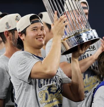 大谷翔平の４度目MVPを古巣エンジェルス美人レポーターが祝福　変わらない絆に日本人感動「今でも気にかけてくれて嬉しい」