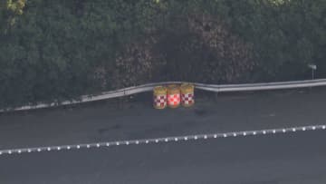 西名阪自動車道で炎上した車から遺体　「車内にガソリンをまいて火をつけた」37歳男を逮捕