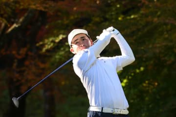 賞金2位の金子駆大が首位浮上 1打差に小平智 石川遼はカットライン上で予選通過