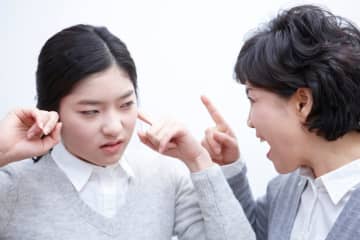 「東大以外なんてあり得ない」学歴至上主義の義母と衝突する高校生の娘…夢を応援したい私大卒の母が抱えた葛藤