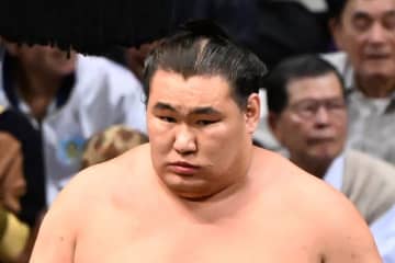 【九州場所】豊昇龍　変化〝無警戒〟で突進…10個目の金星配給　立浪親方「頭に入ってなかった」